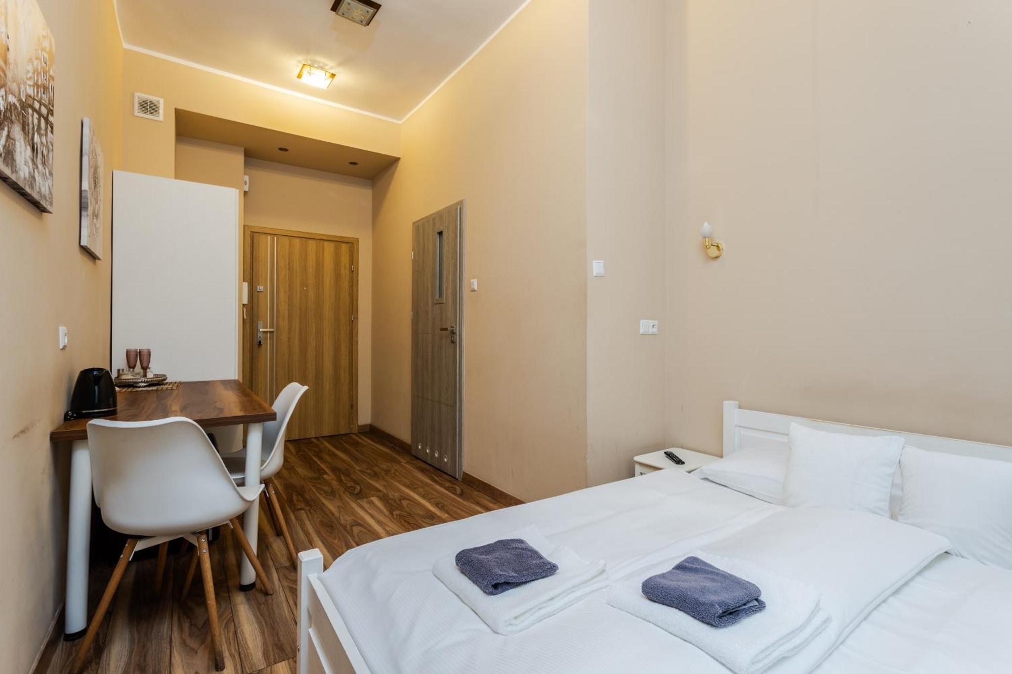 Functional And Comfortable Very Berry Studios In Poznan By Noclegi Renters Extérieur photo