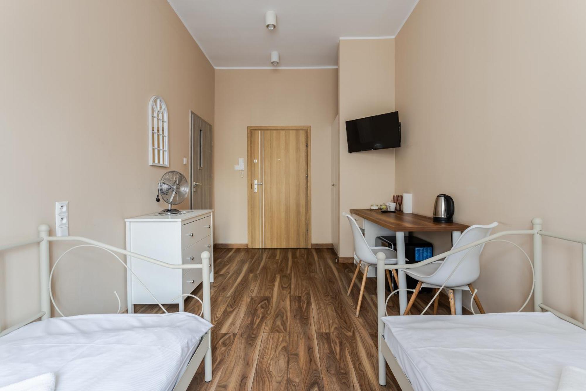 Functional And Comfortable Very Berry Studios In Poznan By Noclegi Renters Extérieur photo