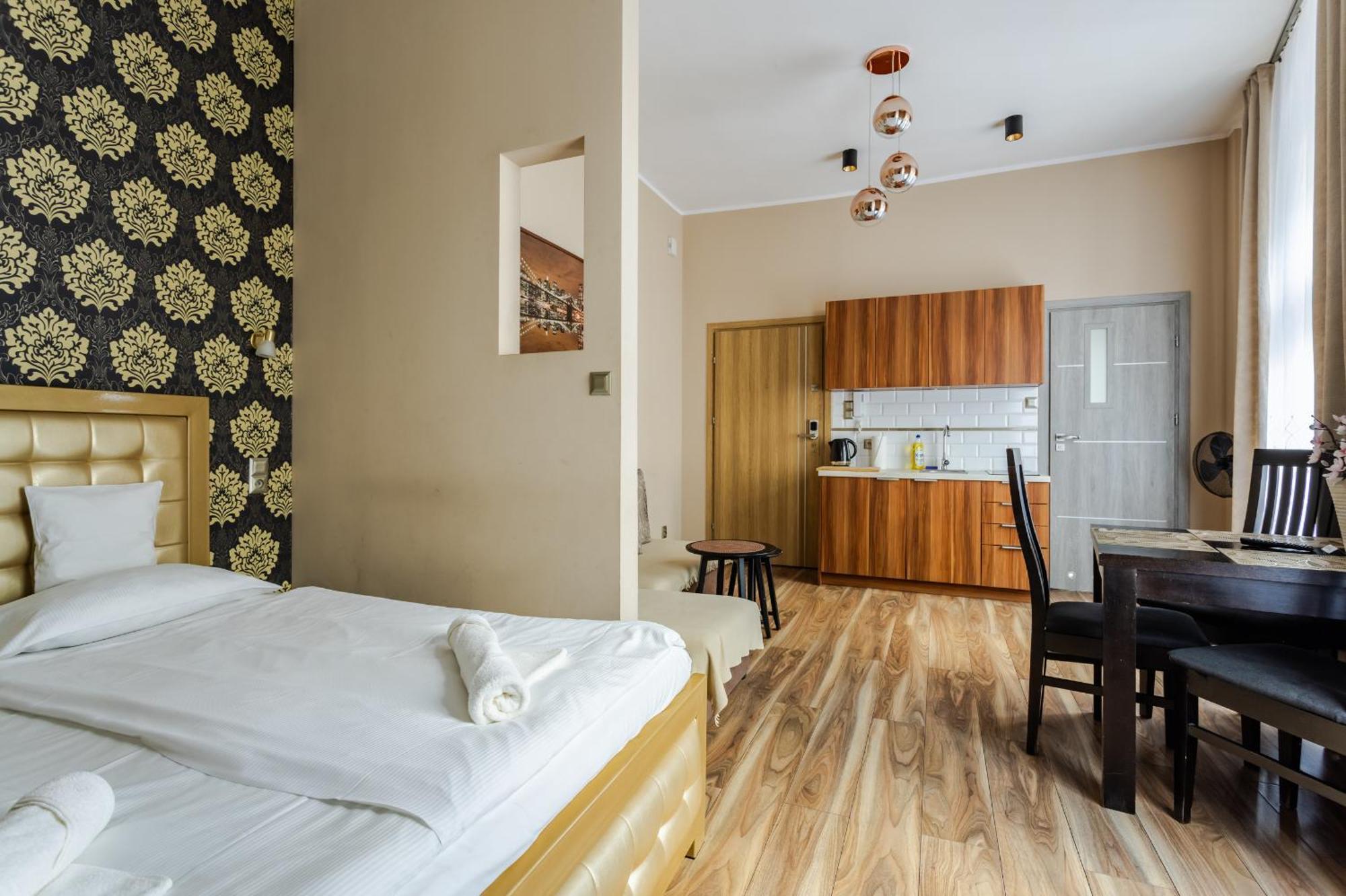 Functional And Comfortable Very Berry Studios In Poznan By Noclegi Renters Extérieur photo